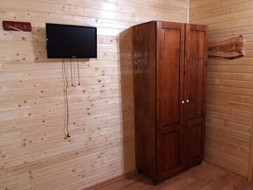 Фото номера Трехместный номер с ванной комнатой Гостевой дом Pensiunea casa Iulia г. Шугаг 21